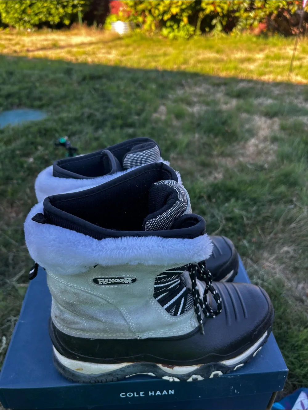 Ranger Men’s Grey and Black Winter Insulated Snow Boots Size